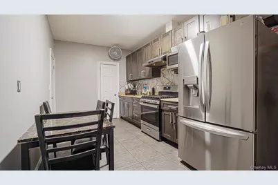 1539 Hollywood Avenue, Bronx, NY 10461 - Photo 7