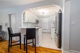 530 Dubois Ave, Valley Stream, NY 11581 - Photo 7