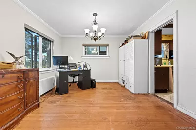 145 Cornwell Avenue, Valley Stream, NY 11580 - Photo 5