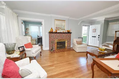 20 Geranium Avenue, Floral Park, NY 11001 - Photo 7