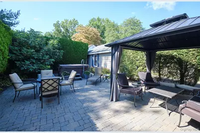 20 Geranium Avenue, Floral Park, NY 11001 - Photo 29