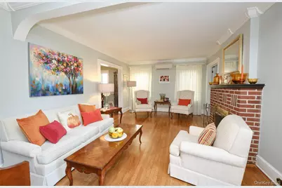 20 Geranium Avenue, Floral Park, NY 11001 - Photo 11