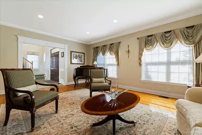 3 D'Alessio Court, Scarsdale, NY 10583 - Photo 9