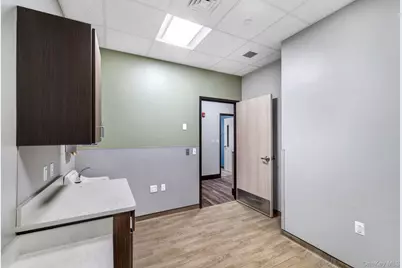 982 Main Street #Suite 5, Fishkill, NY 12524 - Photo 39