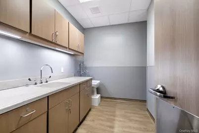 982 Main Street #Suite 5, Fishkill, NY 12524 - Photo 49