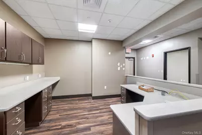 982 Main Street #Suite 5, Fishkill, NY 12524 - Photo 21