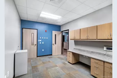 982 Main Street #Suite 5, Fishkill, NY 12524 - Photo 35