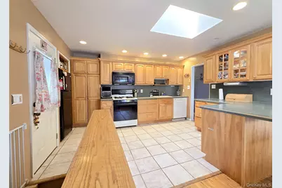 12 Choate Avenue, Selden, NY 11784 - Photo 5