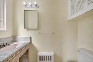 72 Lawrence Ct, White Plains, NY 10603 - Photo 17