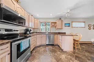 166 Swan Ln, Levittown, NY 11756 - Photo 5