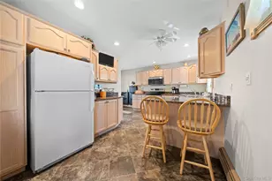 166 Swan Ln, Levittown, NY 11756 - Photo 3