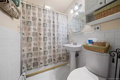 166 Swan Lane, Levittown, NY 11756 - Photo 17