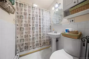 166 Swan Ln, Levittown, NY 11756 - Photo 17