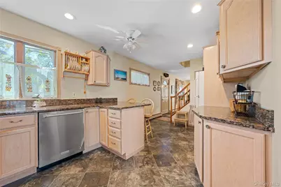 166 Swan Lane, Levittown, NY 11756 - Photo 7