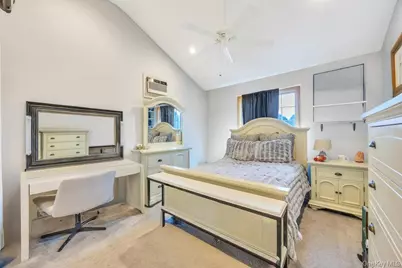 63 Silver Lane, Levittown, NY 11756 - Photo 19