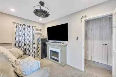 63 Silver Lane, Levittown, NY 11756 - Photo 15