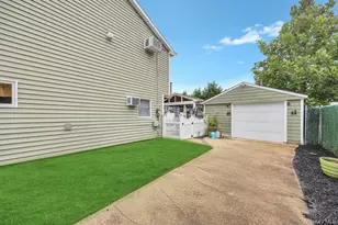 63 Silver Ln, Levittown, NY 11756 - Photo 27