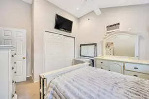 63 Silver Ln, Levittown, NY 11756 - Photo 13