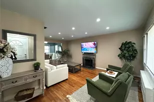 [Address not provided], Syosset, NY 11791 - Photo 5