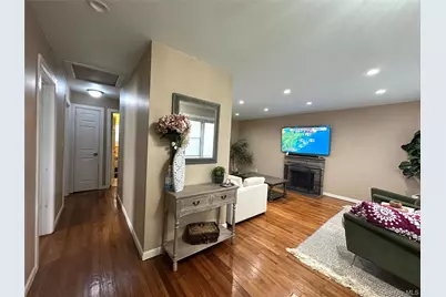 [Address not provided], Syosset, NY 11791 - Photo 11