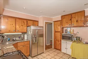 305 Crowell St, Hempstead, NY 11550 - Photo 7