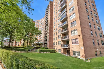 61-20 Grand Central Parkway #C207, Forest Hills, NY 11375 - Photo 19