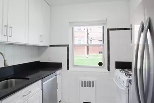 196-35 Dunton Ave Hollis, Hollis, NY 11423 - Photo 7