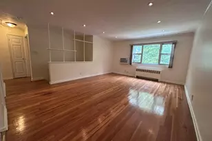 15-27 212th St, Bayside, NY 11360 - Photo 9