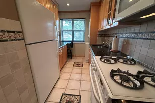 15-27 212th St, Bayside, NY 11360 - Photo 5