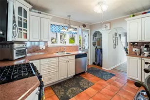 197 S 4th St, Lindenhurst, NY 11757 - Photo 3
