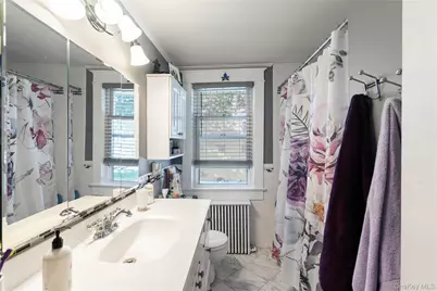 197 S 4th Street, Lindenhurst, NY 11757 - Photo 9