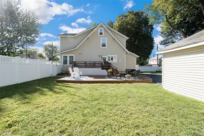 197 S 4th Street, Lindenhurst, NY 11757 - Photo 19