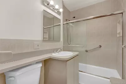 20 Daley Place #104, Lynbrook, NY 11563 - Photo 17