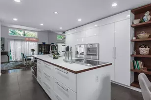 15 Fairway Cir S, Manhasset, NY 11030 - Photo 11