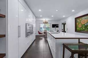 15 Fairway Cir S, Manhasset, NY 11030 - Photo 13