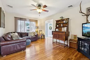 111 Berry St, Lindenhurst, NY 11757 - Photo 3
