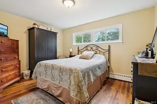 111 Berry St, Lindenhurst, NY 11757 - Photo 9