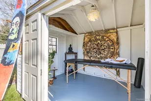 8 Westerly Ct, Hampton Bays, NY 11946 - Photo 23