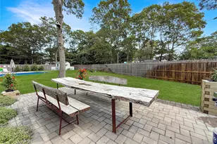 8 Westerly Ct, Hampton Bays, NY 11946 - Photo 3