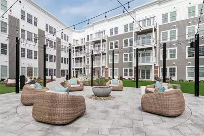 75 E Hoffman Avenue #2002, Lindenhurst, NY 11757 - Photo 5