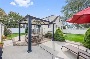 1134 Rosegold St, Franklin Square, NY 11010 - Photo 9