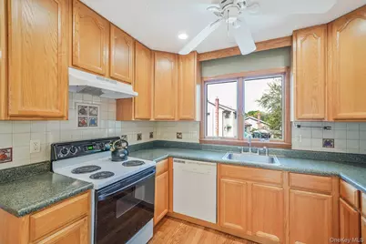 26 Bokel Road, Ronkonkoma, NY 11779 - Photo 5