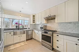 191 Dunwoodie St, Yonkers, NY 10704 - Photo 11