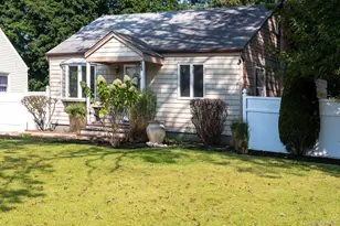 11 McGowan Ln, Central Islip, NY 11722 - Photo 3