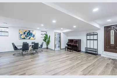 16515 Cross Island Parkway, Whitestone, NY 11357 - Photo 21