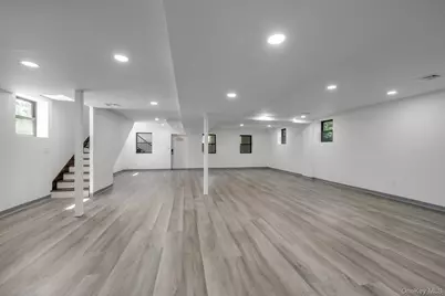 16515 Cross Island Parkway, Whitestone, NY 11357 - Photo 37