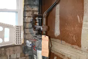 158-04 84th Rd, Jamaica, NY 11432 - Photo 15