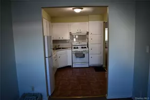 158-04 84th Rd, Jamaica, NY 11432 - Photo 3