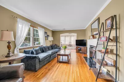 91 7th Street, Hicksville, NY 11801 - Photo 5