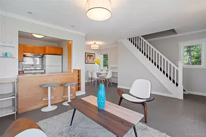 55 W End Avenue, East Quogue, NY 11942 - Photo 5